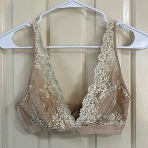 Wacoal Women's Embrace Lace Bralette Sz 38 Nude/ Tan